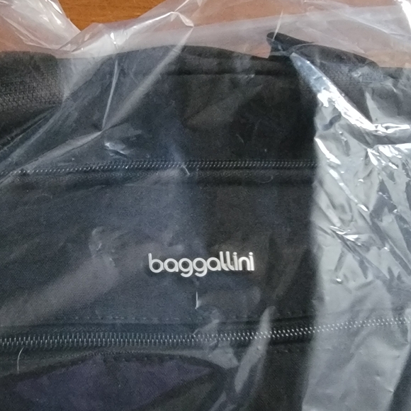 Baggallini Commuter Laptop Lightweight 15x11 Travel Backpack - Picture 4 of 16